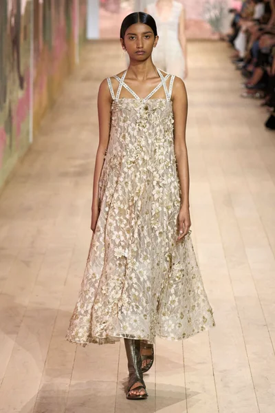 Look 23